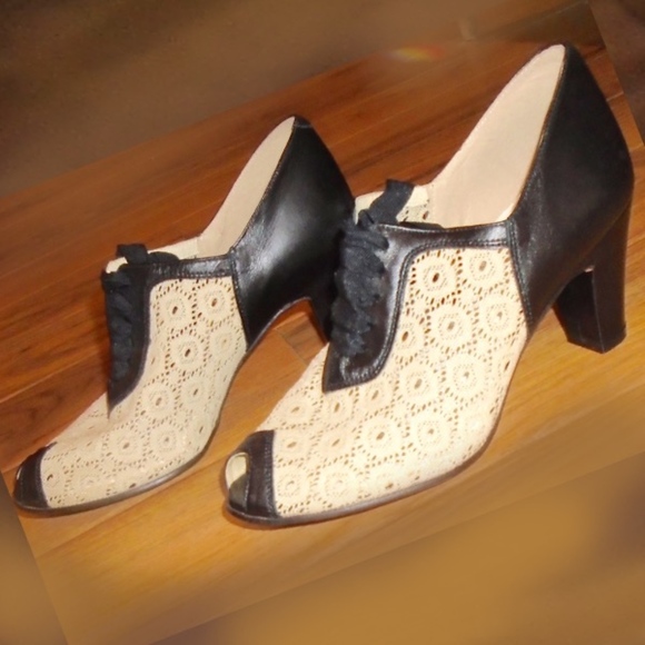 Re-Mix Deluxe Vintage Classics Shoes - Re-Mix Deluxe Vintage Classics Shoes - Size 9